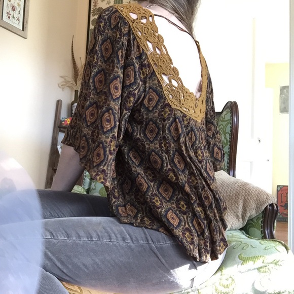 Patterned Top - Picture 2 of 4